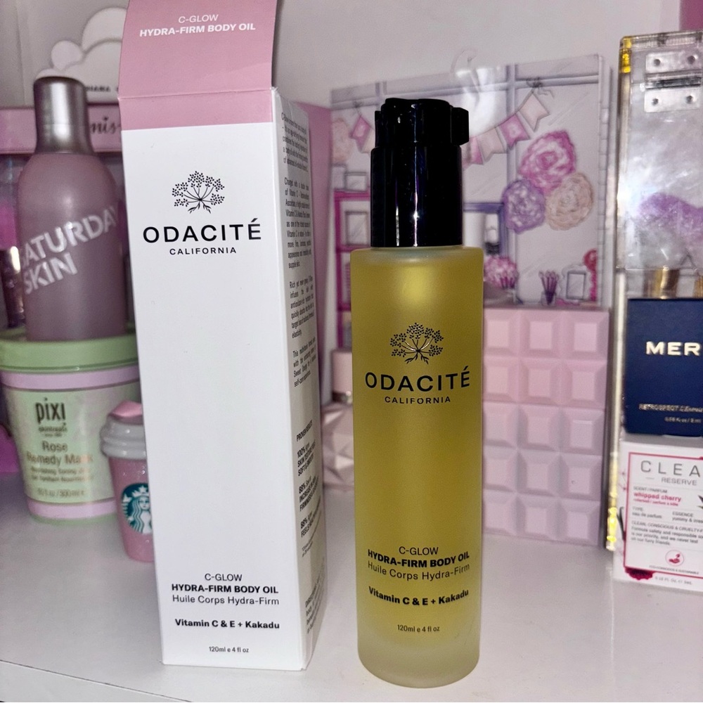 💝NIB Odacité Q-Glow Hydra-Firm Body Oil💝